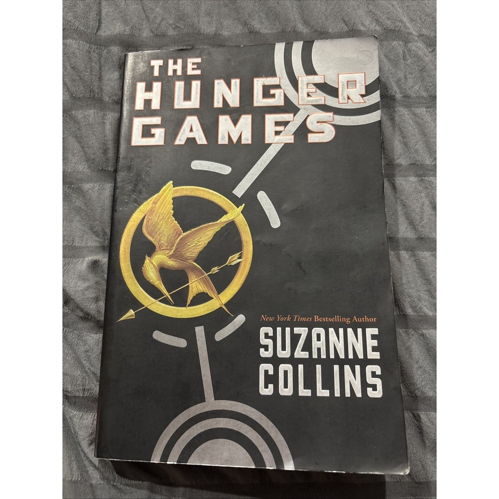 Hunger Games (Hunger Games, Book One) by Suzanne Collins (2010, Trade Paperback)